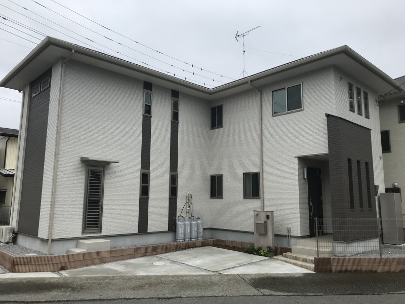 広々WIC！充実した収納と重厚感のある外観のお家♪